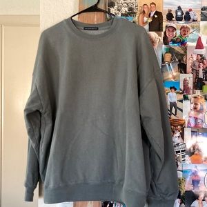 Brandy Melville crewneck sweatshirt.